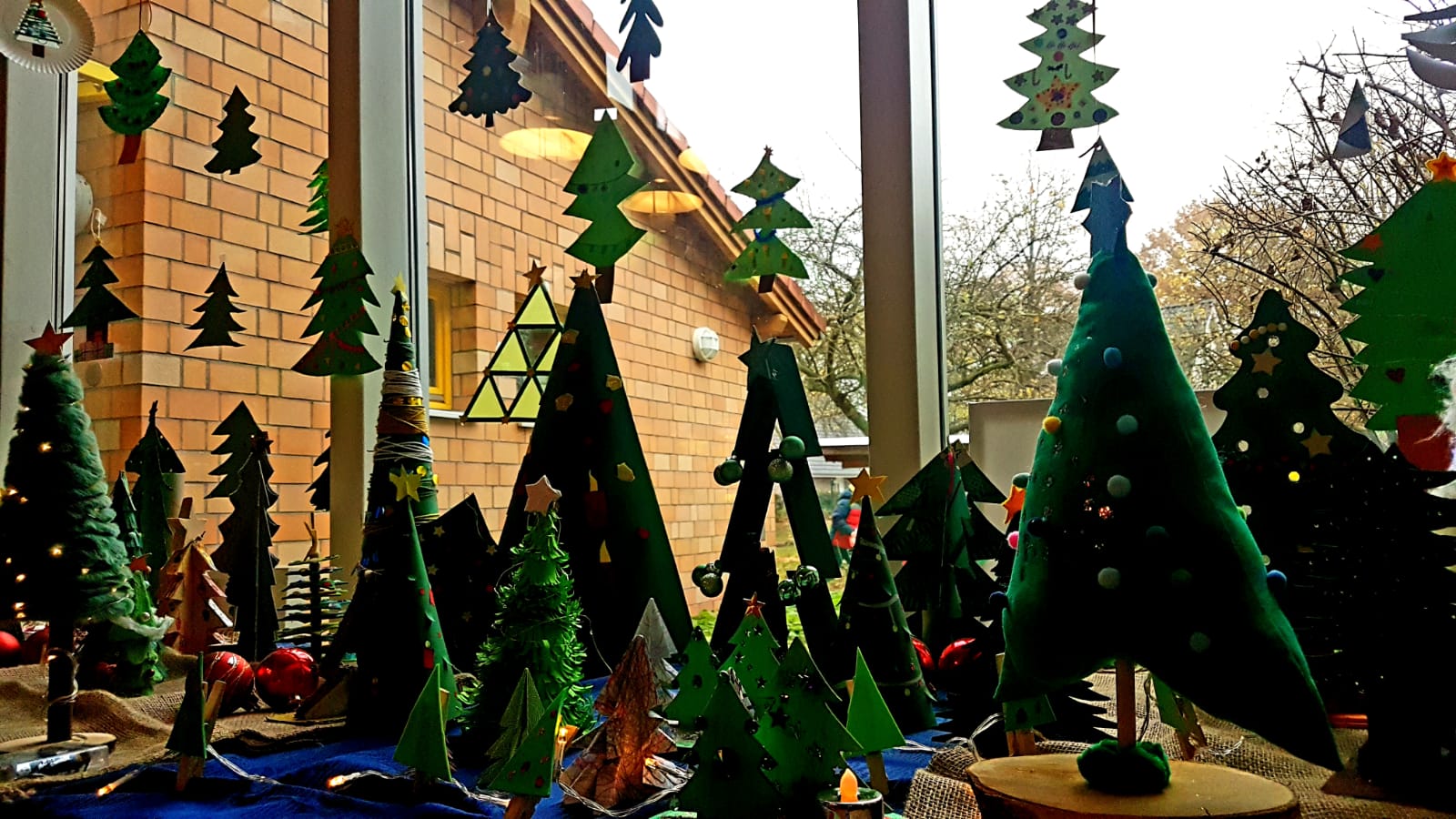 Weihnachtsdekoration – Maternus Grundschule